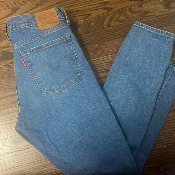 Levi’s Wedgie Jean - Picture 4 of 10